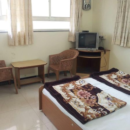Sarang Lodging & Boarding Villa Satara Exterior foto